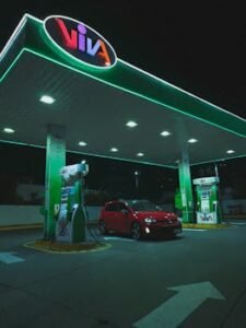 Long Lines for Fuel in Colombo: Sri Lankans Face Ongoing Shortages