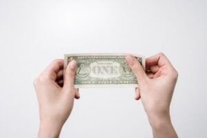 Sri Lanka Reduces Dollar Conversion Time for Exporters to 30 Days