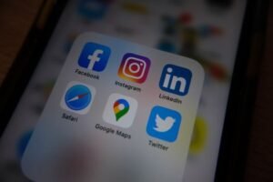 Sri Lanka Urged to Ban Social Media for Children Under 16