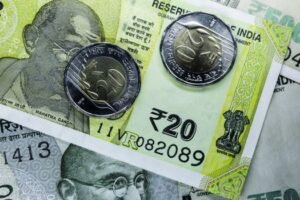 Sri Lanka Rupee Weakens to 336.20 Against US Dollar as Bond Yields Rise