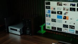 This Samsung Soundbar and Subwoofer Combo Is $80 Off Right Now