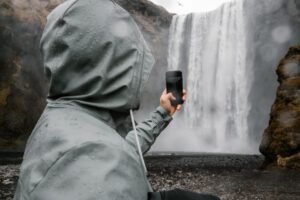 From LifeHacks site: I Upgraded to an Otterbox, and It Saved My Brand New iPhone’s Screen