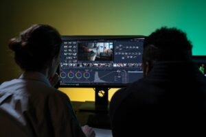 From LifeHacks site: This LG OLED Gaming Monitor Is Just $379 Right Now