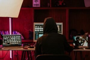 From LifeHacks site: 10 Video Downloading Hacks Every YouTube User Should Know