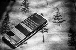 From LifeHacks site: You Can Get a Free Motorola Razr+ From T-Mobile Right Now
