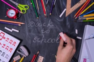 From LifeHacks site: Apple Is Offering a $150 ‘Back-to-School’ Gift Card When You Buy One of These MacBooks or iPads