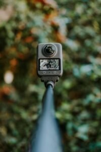 From LifeHacks site: This Insta360 Phone Gimbal Bundle Is 30% Off Right Now