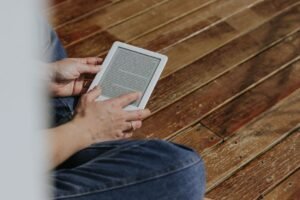 From LifeHacker site: The Boox Picco Is a Contender for My New Favorite Tiny E-Reader