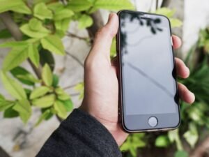 From LifeHacker site: If Your iPhone 18 Pro Is Randomly Rebooting, There’s a Fix