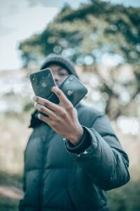 From LifeHacks site: Six Ways the iPhone Duo Has an Edge Over Android Foldables