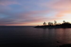 From LifeHacks site: These Google Maps and Apple Maps Alternatives Still Call It ‘Lake Ontario’ (for Now)