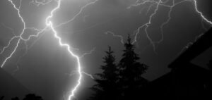 Amber Alert Issued as Severe Lightning Threatens Multiple Provinces